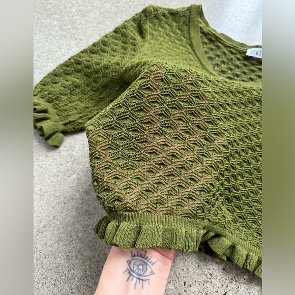 Cute Zara Crop - Picture 2 of 3